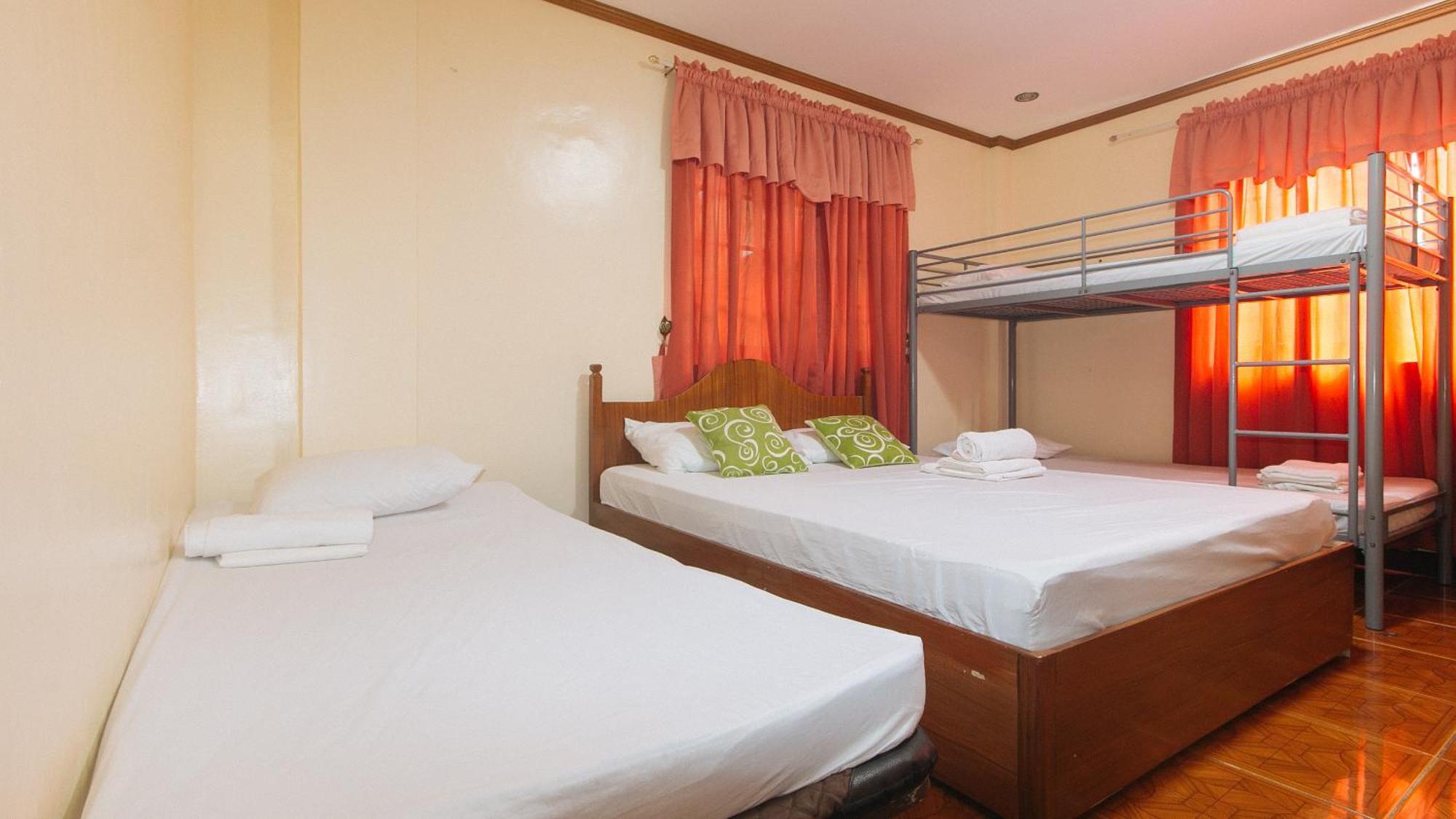 Lauriens Hotel Tagaytay Tagaytay City Exterior photo