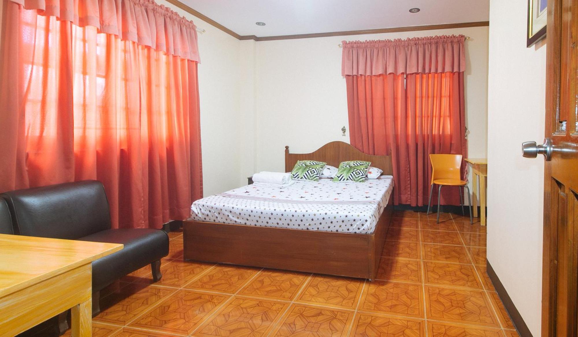 Lauriens Hotel Tagaytay Tagaytay City Exterior photo